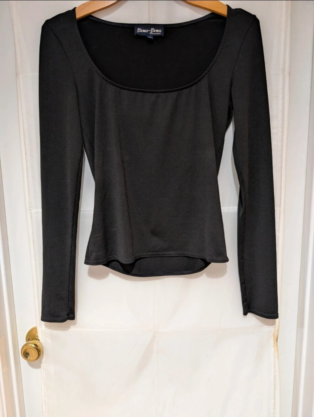 Bisou Boutique Scoop Neck Long Sleeve Top Medium